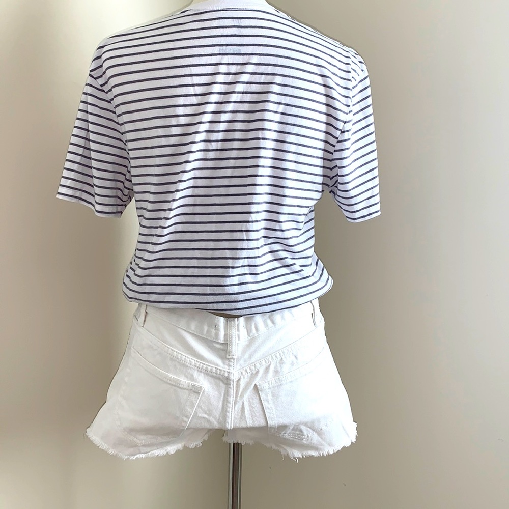 Shorts - Picture 3 of 3